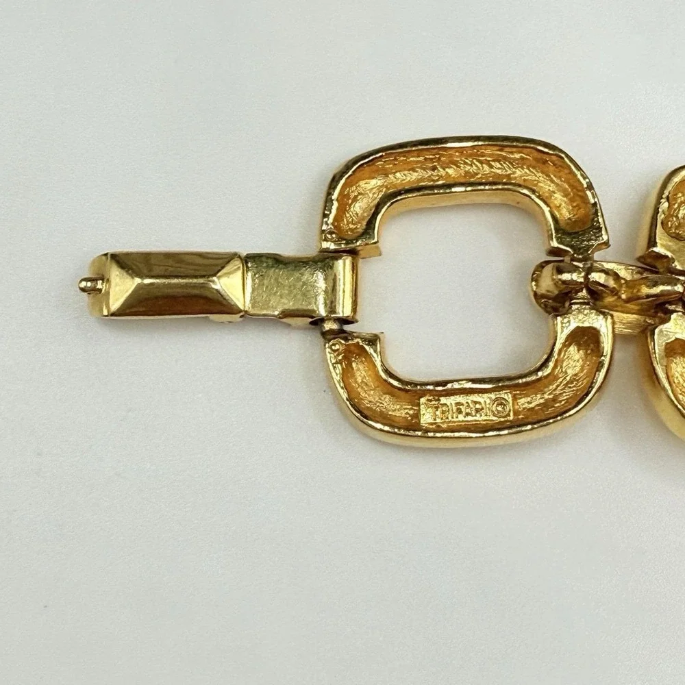 Vintage Trifari Gold Link Bracelet Chunky Chain‎ 80s Statement Jewelry